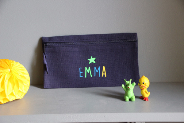 Trousse d'écolier personnalisée - 1 motif +1 prénom multico écriture « Lemon »