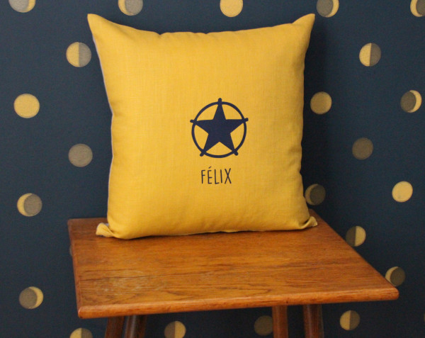 Coussin en Lin carré large  - Prénom Lettres Flex «&nbsp;Lemon&nbsp;» + Motif